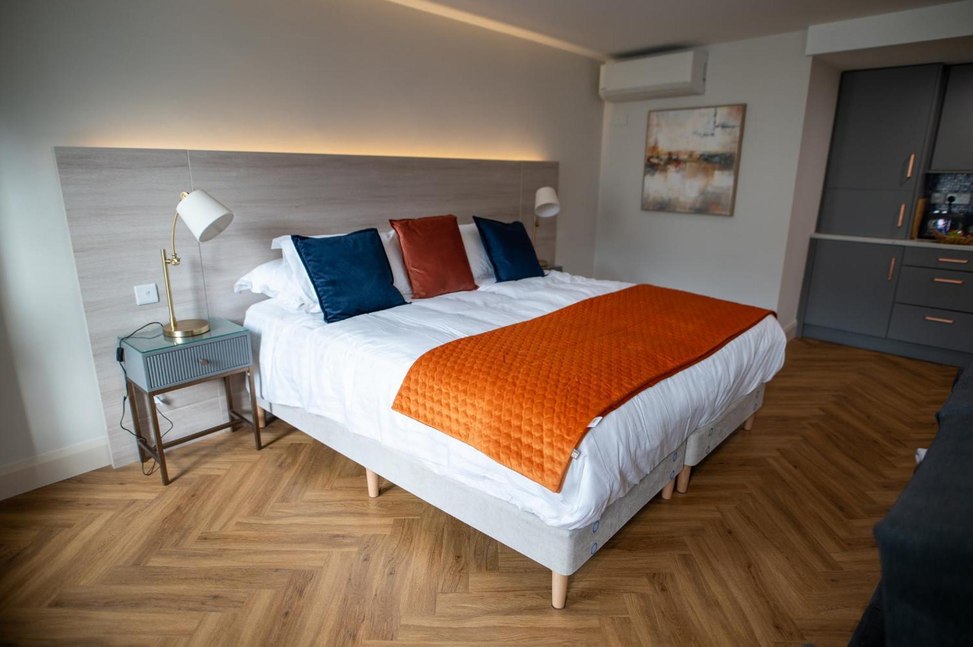 Kilkenny Suites Phòng bức ảnh
